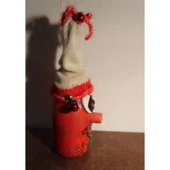 Dekofigur BÄUMCHENWICHTEL Weihnachtswichtel witzige Upcyclingfigur aus Sektflasche m. handgestricktem Mützchen