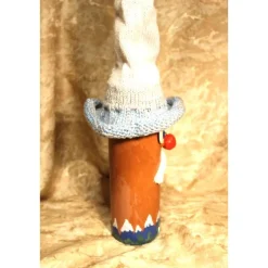 Dekofigur HERZERLWICHTEL Weihnachtswichtel witzige Upcyclingfigur aus Glasflasche m. handgestricktem Mützchen