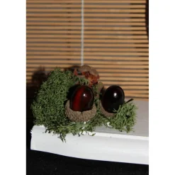 Dekofigur KLAUSI SNOWMAN witzige Schneemanfigur aus recyceltem Holz, dekoriert mit weihnachtlicher Deko und Moos