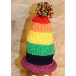 Dekofigur REGENBOGENWICHTEL Weihnachtswichtel witzige Upcyclingfigur aus Glasflasche m. handgestricktem Mützchen