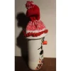 Dekofigur SCHNEEMANNWICHTEL Weihnachtswichtel witzige Upcyclingfigur aus Weinflasche m. handgestricktem Mützchen
