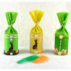 Dekorative Geschenkdosen mit Ostermotiv grün-bunt