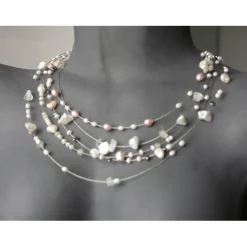 Dekorativer dreiteiliger Brautschmuck, zur Hochzeit schwebende Perlen als Ohrhänger, Kette und Armband, Keshi-Perlen, memory wire