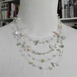 Dekorativer dreiteiliger Brautschmuck, zur Hochzeit schwebende Perlen als Ohrhänger, Kette und Armband, Keshi-Perlen, memory wire