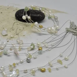 Dekorativer dreiteiliger Brautschmuck, zur Hochzeit schwebende Perlen als Ohrhänger, Kette und Armband, Keshi-Perlen, memory wire