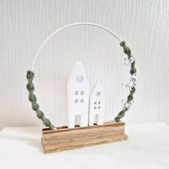 Deko-Ring mit Häuschen und Schmetterlingen