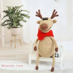 Design Dekofigur Hirsch, Hirsch gehäkelt, gehäkeltes Reh,  Dekofigur Hirsch, hirsch kuscheltier,  Rentier, hirsch gesche