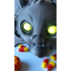 3D-gedruckte Fledermaus mit leuchtenden Augen – Halloween & Gothic Deko aus PLA