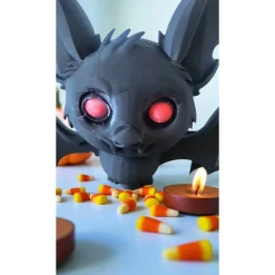 3D-gedruckte Fledermaus mit leuchtenden Augen – Halloween & Gothic Deko aus PLA