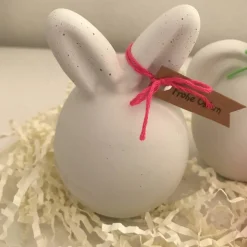 Dicke Osterhasen aus Beton, weiß, Ei mit Ohren, Knickohrhase ca. 11 cm