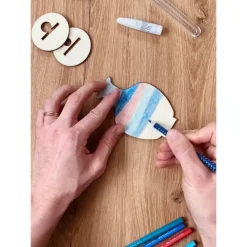 DIY Bastelset: Holzvase zum Selbstgestalten – mit Reagenzglas für Blumen. Geschenk Muttertag Vatertag