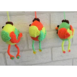 drei umhäkelte Styropor-Eier - Hühner in Neonfarben