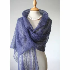 Dunkelblauer zarter Schal aus Kid-Mohair, leichtes Tuch für Trachtenhochzeit, gestrickte Stola marineblau, Geschenk Frau