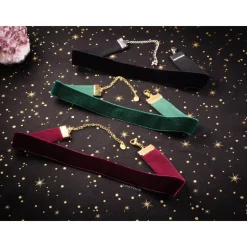 Dunkelgrünes Samthalsband für das Oktoberfest – Handgemachte Trachtenkette als eleganter Dirndl Schmuck