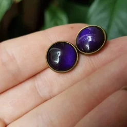 dunkles lila Ohrringe u Ringe Cabochonschmuck verschiedene Fassungen handbemalt