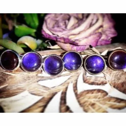 dunkles lila Ohrringe u Ringe Cabochonschmuck verschiedene Fassungen handbemalt
