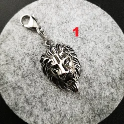 Edelstahl Anhänger Löwe für Charivari – Trachtenschmuck in verschiedenen Designs