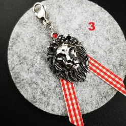 Edelstahl Anhänger Löwe für Charivari – Trachtenschmuck in verschiedenen Designs