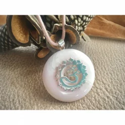 Edelstein-Donutkette , zart-rosa Manganocalcit, mit einem Donuthalter „Kronen-/Scheitel-Chakra“aus 925er Silber