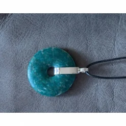 Edelstein-Donutkette  mit grün/türkis leuchtendem AMAZONIT und einer polierten  Spange in 925er Silber