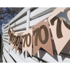 Edle Girlande zum 70. Geburtstag in Beige und Gold. Wimpel, Wimpelkette in angesagten Trendfarben