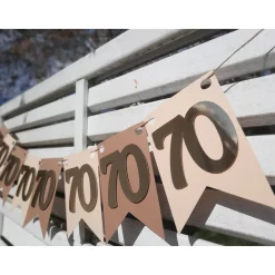 Edle Girlande zum 70. Geburtstag in Beige und Gold. Wimpel, Wimpelkette in angesagten Trendfarben