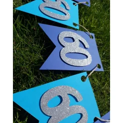 Edle Girlande zum 60. Geburtstag in Blau und Silber. Hochwertige Wimpelkette als Dekoration zum Geburtstag. Handgefertig