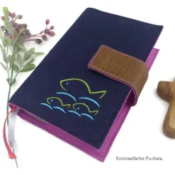Edle Gotteslobhülle aus dunkelblauem Filz – personalisierte Bibelhülle zur Erstkommunion & Konfirmation