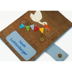 edle U-Heft Hülle aus Kork, personalisiert, Storch, Geschenke zur Geburt, Geschenkidee Taufe