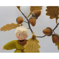 Eicheljunge - Blumenkind - Jahreszeitentisch - Waldorf Art- Art.Nr. HE29
