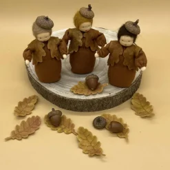 Eicheljunge - Jahreszeitentisch - Blumenkind - Herbst