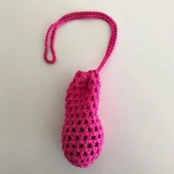 Eine Eierschleuder / Eiernetz / Ostereierschleuder / Ostereiernetz Pink