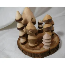 Eine sehr schöne kleine Baumgruppe auf einer Zwetschgenscheibe