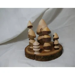 Eine sehr schöne kleine Baumgruppe auf einer Zwetschgenscheibe