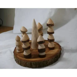 Eine sehr schöne kleine Baumgruppe auf einer Zwetschgenscheibe