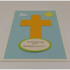 Einladung zur Kommunion DIY-Karte mit Kreuz, Taube, Sonne und geprägten Fischen