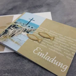 Einladungskarte Konfirmation, Kommunion, Firmung – Kreuz im Meer, Kraftpapieroptik