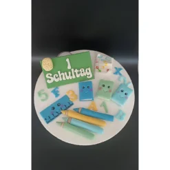 Einschulungsdekoration aus Fondant, Tortendekoration Einschulung, Schulanfang