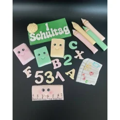 Einschulungsdekoration aus Fondant, Tortendekoration Einschulung, Schulanfang