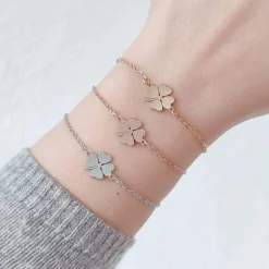 Einschulungsgeschenk Mädchen: Kleeblatt Armband mit Geschenkbox – Glücksbringer Schulanfang