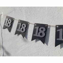 Elegante Girlande aus Papier zum 18. Geburtstag in silber und schwarz, Wimpelkette, Fahnengirlande, Wimpel, Partydekoration, Papierdekoration