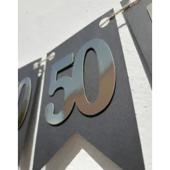 Elegante Girlande zum 50. Geburtstag in Gold und Schwarz. Angesagte Trendfarben! Tolle Papierdeko zum 50. Wimpelkette zu