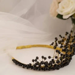 Elegante Goldkrone mit schwarzen Perlen – Black Majesty Tiara für Bräute & Göttinnen
