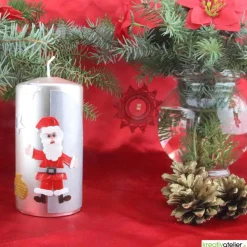 Elegante, hangefertigte silberne Nikolauskerze mit Nikolaus, einem Sack voller Geschenke und Sternen, indivdualisierbar