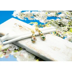 Elegante Ohrstecker, goldfarben, weiß, Metallperlen, Ohrringe, handgemachter Unikatschmuck, Geschenkidee