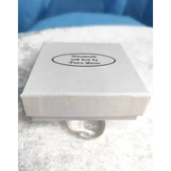 Elegante Schmuckschachtel/-Etui 8,2x8,2x2,9cm Geschenkverpackung f. Armband Ohrringe Anhänger Engel Schmuckset Matt-Weiß