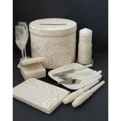 Elegantes Hochzeitsset aus Samt mit Stickerei und Pailletten – personalisiert, romantisch & luxuriös handgefertigt