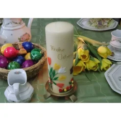 Elfenbeinfarbige Osterkerze mit Tulpen, Osternest und Häschen, personalisierbar, Ostergeschenk, Osterdeko, Ostergruß