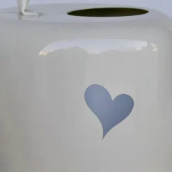 Emaillierte Gießkanne naturweiß mit Aufschrift Mama – personalisierte Kakteenkanne für Zimmerpflan