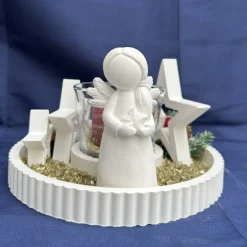 Engel-Dekoarrangement mit Windlicht & Sternen – liebevolle Weihnachtsdeko & Geschenkidee